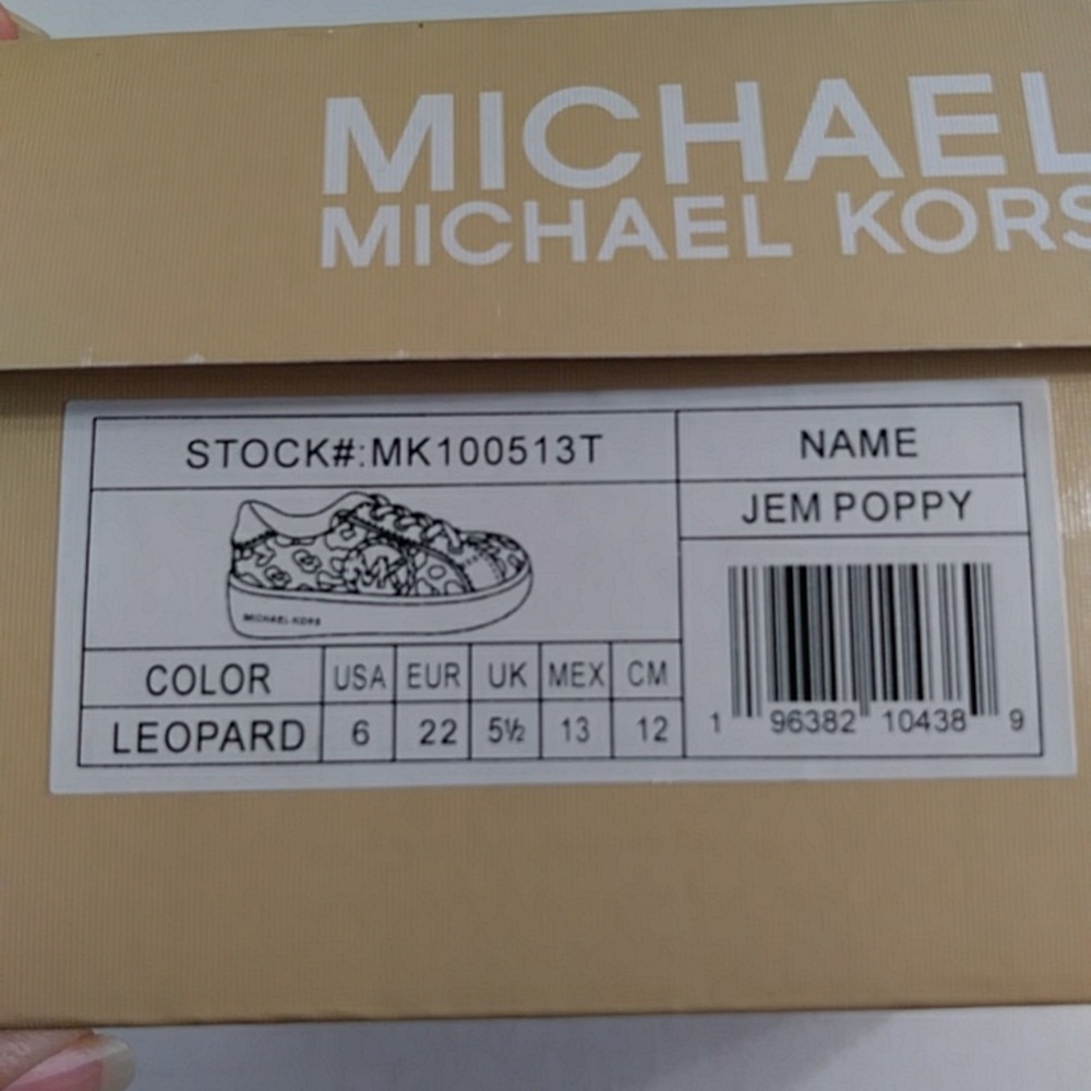 Michael Kors Kids Black & Leopard Print Sneakers Size 6 *NWT* - Picture 7 of 7